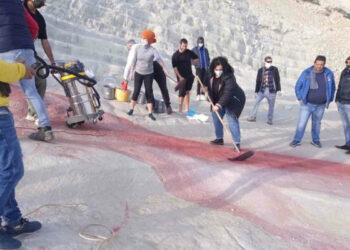 Ripulita la Scala dei Turchi VIDEO