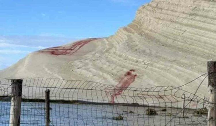 Deturpata la Scala dei Turchi, Musumeci: gesto vigliacco