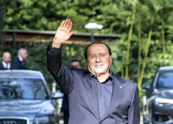Berlusconi “Draghi abbia tutto il tempo, serve stabilità”
