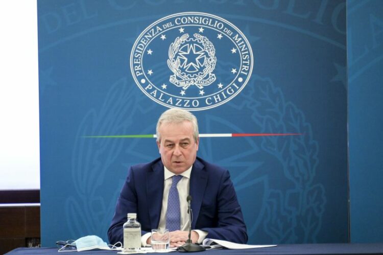 Covid, Locatelli “Fase critica sta finendo, pianificare riaperture”