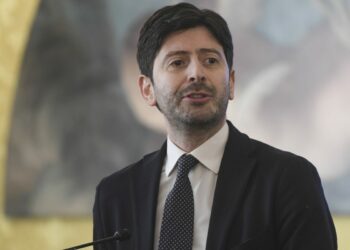 Covid, Speranza: decrescita dei contagi