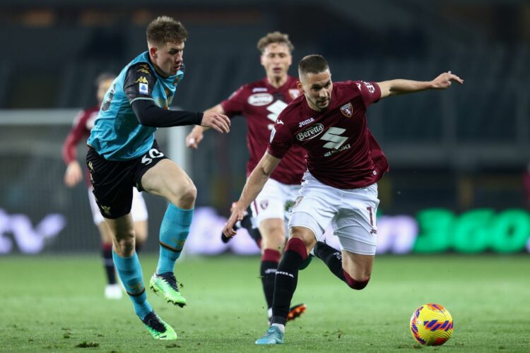 Brekalo illude il Torino, il Venezia rimonta e vince 2-1