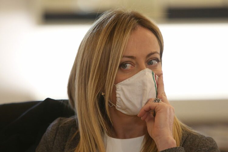 Giorgia Meloni “Il green pass va abolito subito”