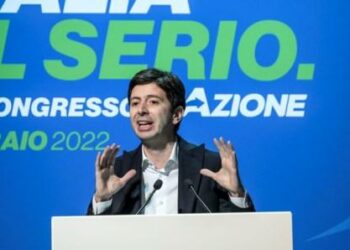 Speranza “Covid non sparisce 31 marzo, teniamo green pass e mascherine”