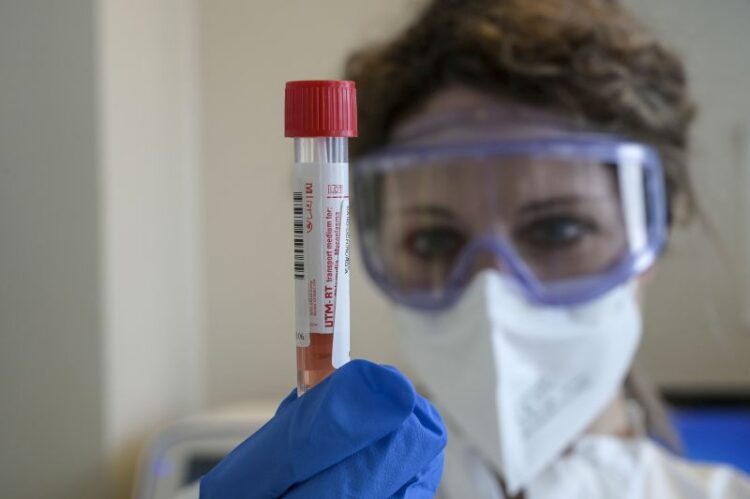 Covid Italia, 46.169 nuovi casi e 249 decessi