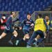 Il Napoli piega la Lazio allo scadere e aggancia il Milan