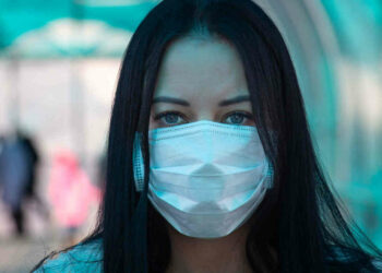 Cdm, obbligo mascherine all'aperto e discoteche chiuse