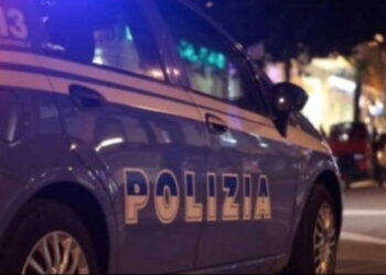 Comiso, fuga in scooter e poi aggredisce poliziotti: arrestato
