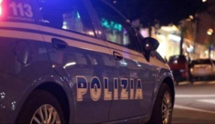 Comiso, fuga in scooter e poi aggredisce poliziotti: arrestato