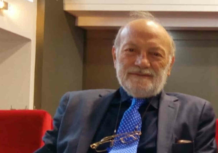 Il Consiglio nazionale dei Periti Industriali omaggia Draghi del libro di Corrado Monaca