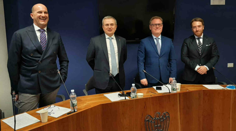 Da oggi nelle farmacie mascherine Ffp2 prodotte a Ragusa, Carini e Marsala