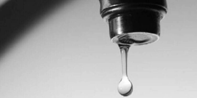 Modica - Disservizi idrici sono previsti domani 18 febbraio a Marina di Modica a causa di una grossa perdita idrica, presumibilmente proveniente dalla colonna di distribuzione che potrebbe provocare pericolo alla pubblica incolumità e difficoltà all'approvvigionamento idrico alle utenze. La situazione si dovrebbe normalizzare nel corso della stessa giornata e comunque non appena conclusi i lavori.