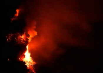Etna, nuova eruzione da Sud Est: nube lavica alta 10 km