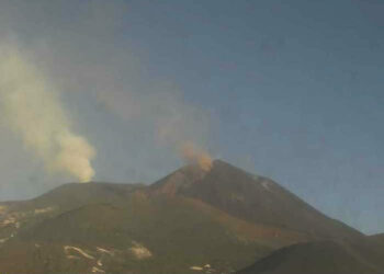 Etna, si ferma fase parossistica da cratere Sud-Est