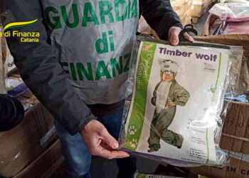 Gdf Catania, sequestrati 5 mila vestiti di Carnevale non sicuri