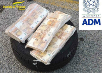 Da Malta a Pozzallo con 500 mila euro VIDEO