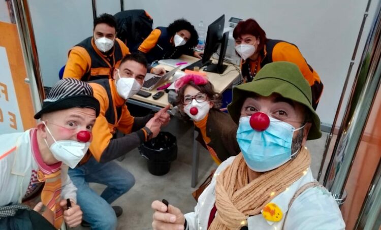 Giornata del risparmio energetico a Ragusa con i clown dottori
