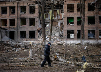 Guerra Ucraina-Russia, esplosioni a Kiev e Kharkiv. Al via oggi negoziati