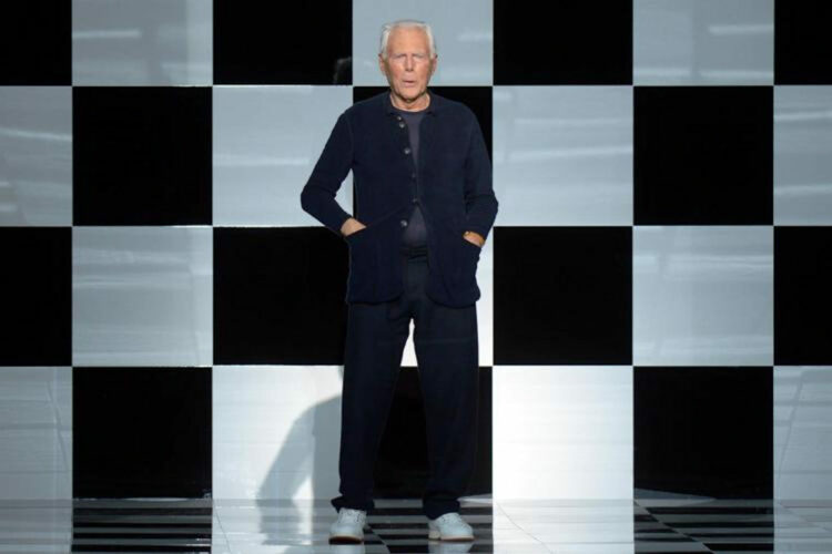 Guerra in Ucraina, Armani sfila senza musica