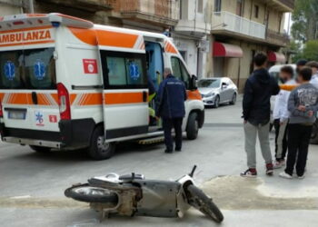 Incidente a Vittoria: scontro auto-scooter FOTO