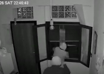 Ladri in casa, ripresi durante il furto a Vittoria VIDEO