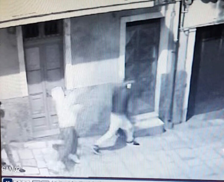 Lancio di pietre e atti di bullismo in centro storico a Ragusa