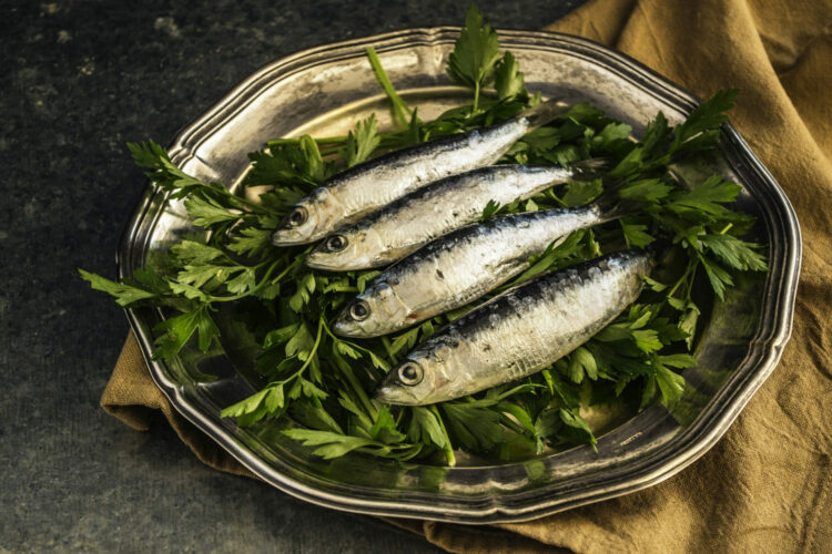 Dieta per il colesterolo alto: la strategia alimentare per abbassare i livelli a rischio