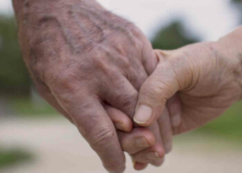 Marito e moglie morti di Covid a mezz'ora di distanza: 70 anni insieme