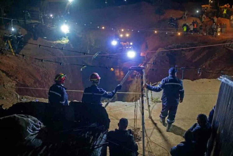 Marocco, Rayan è salvo: estratto dal pozzo dopo 5 giorni VIDEO