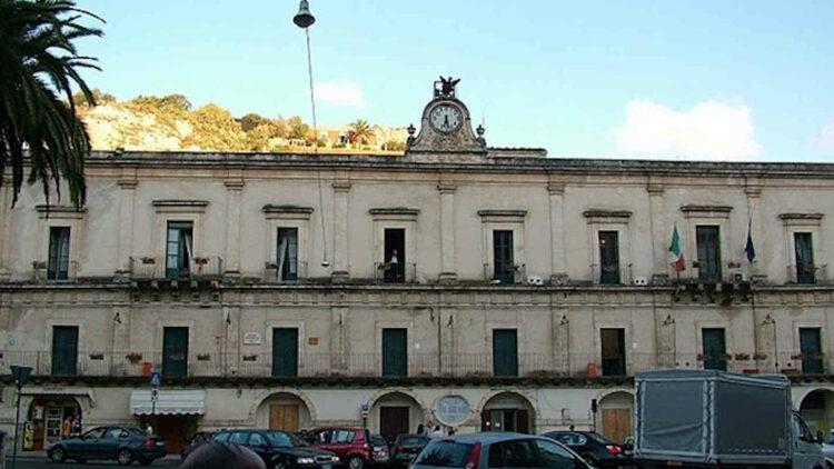 Modica, D'Antona su concessione spazi comunali
