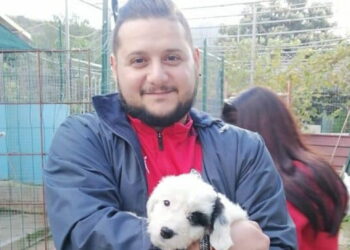 Morto il 35enne che si è dato fuoco davanti alla madre