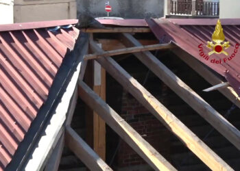 Raffiche di vento, 400 interventi dei vigili del fuoco in tutta Italia