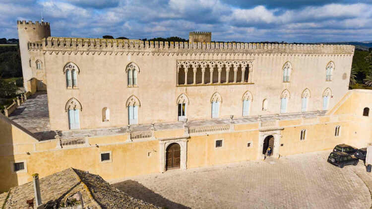 Ragusa, Castello di Donnafugata chiuso per un positivo
