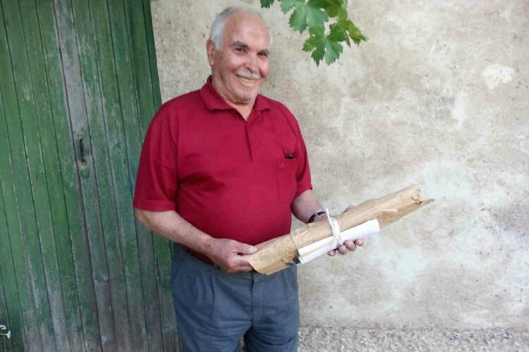Ragusa, è morto Carmelo Campanella: contadino che scriveva poesie sui sacchi