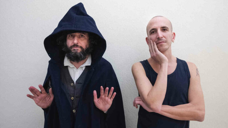 Sanremo 2022, Vinicio Capossela rende omaggio a De Andrè con Giovanni Drupi