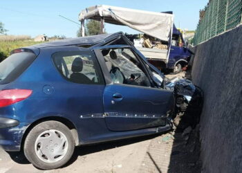 Spaventoso incidente sulla SS115 scontro auto furgone