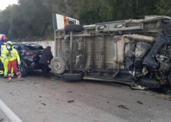 Terribile incidente sulla Statale 626, scontro tra un'auto e un'ambulanza: 3 morti
