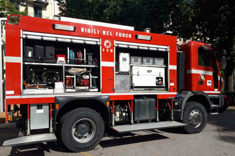 Un anziano di 85 anni, Liborio Campo, è morto a causa di un incendio scoppiato nell'appartamento in cui risiedeva in via Cairoli a Valledolmo