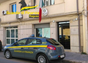 Vittoria, gestore bar positivo al Covid trovato al lavoro: scatta denuncia e chiusura del locale