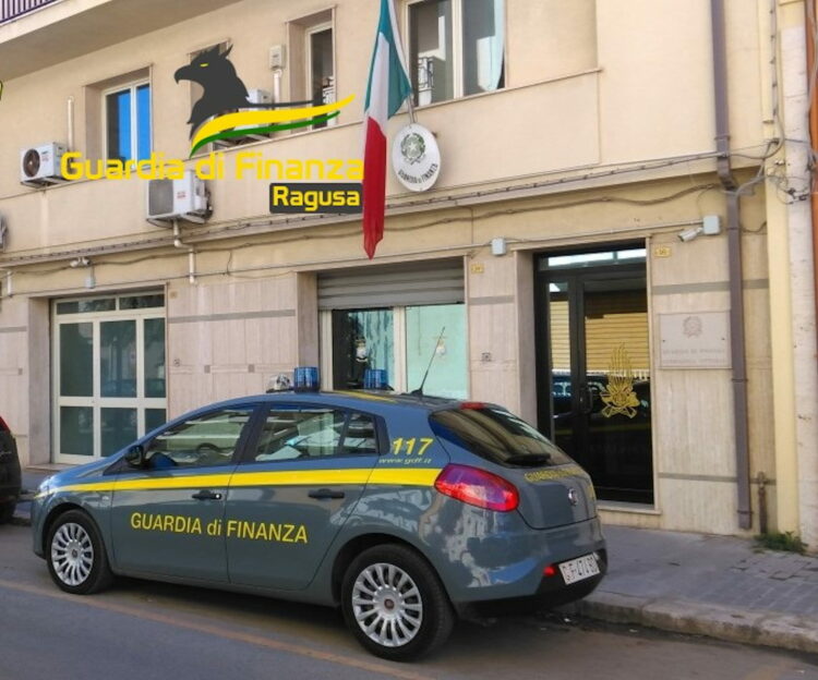 Vittoria, gestore bar positivo al Covid trovato al lavoro: scatta denuncia e chiusura del locale