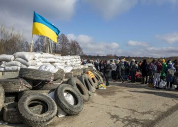 Ucraina, lunga colonna di mezzi militari russi in marcia verso Kiev