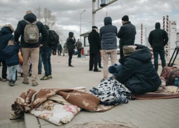 Guerra, bombe e missili in Ucraina, un milione di profughi