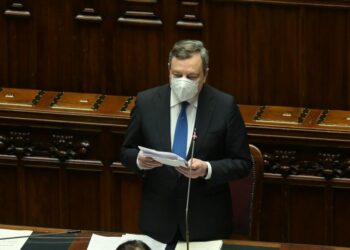 Draghi a Zelensky: “L’Italia vuole fornire sostegno e assistenza”