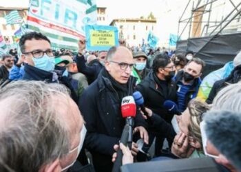 Ucraina, Letta “Putin guidato dal terrore che democrazia vinca”