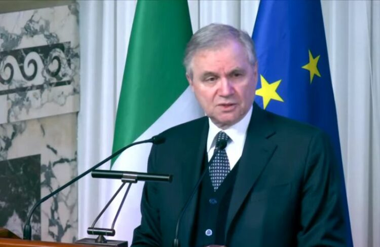 Ucraina, Visco: “La guerra getta un’acuta incertezza sull’economia mondiale”