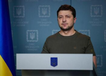 Ucraina, Zelensky “I russi ci vogliono distruggere”
