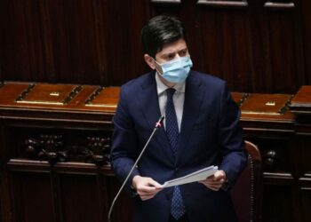 Speranza “Iniziamo ad affrontare il Covid con strumenti ordinari”