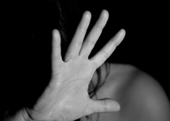 Aggredisce ex fidanzata e le amiche: 23enne modicano va ai domiciliari a Scicli