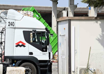 Cadavere trovato in un container della differenziata
