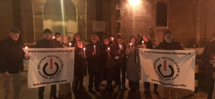 Carceri, fiaccolata della DC Nuova. Cuffaro ai detenuti: “non sentitevi abbandonati”